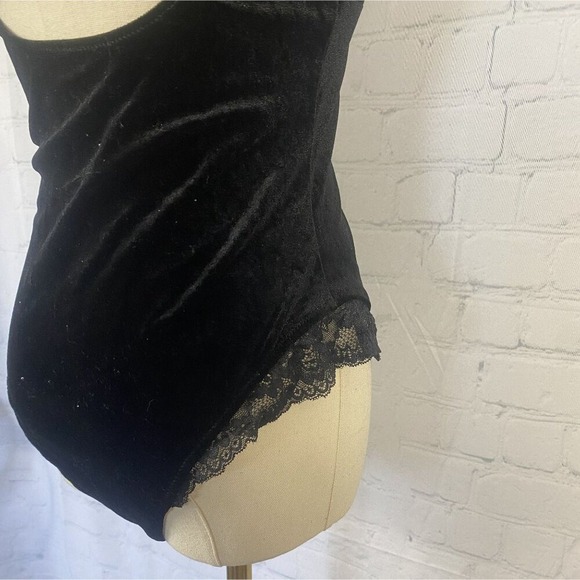 ⭐ 3/$15 Small Velvet Black Wrap Square Neck Lace Trim Bodysuit - Picture 7 of 7